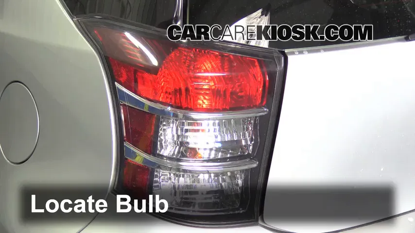 2012 Scion iQ 1.3L 4 Cyl. Éclairage Feu stop (remplacer ampoule)